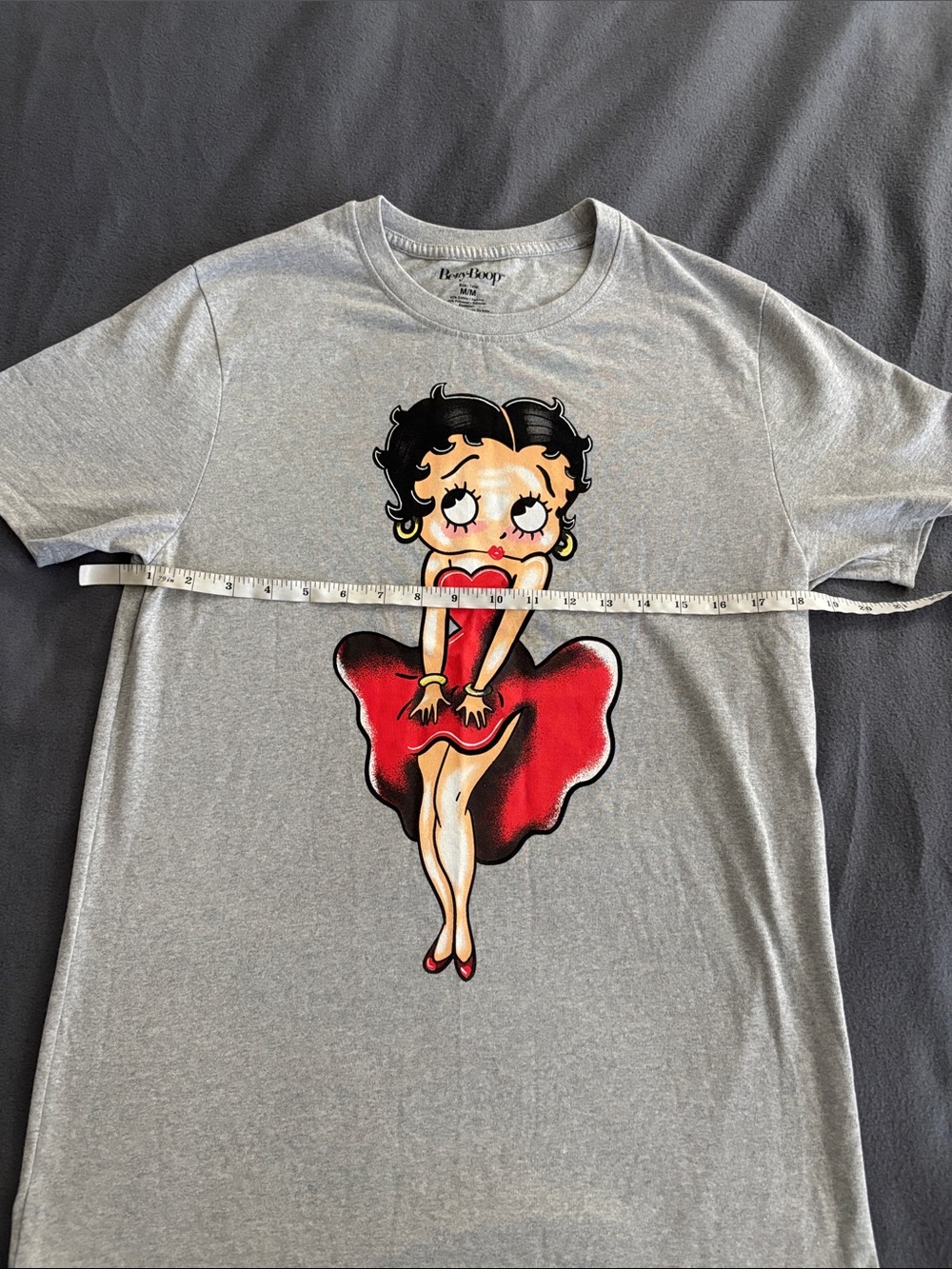 Betty Boop Red Dress Graphic Tee Gray Cartoon Pin Up Shirt Sz M - Picture 5 of 8